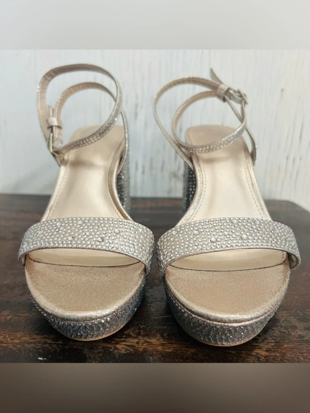 BCBGeneration‎ Pristal with radiant platform sandal